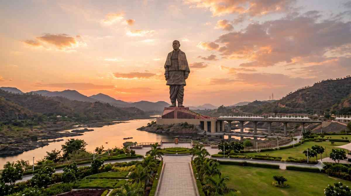 Scenic drive to Statue of Unity Kevadia